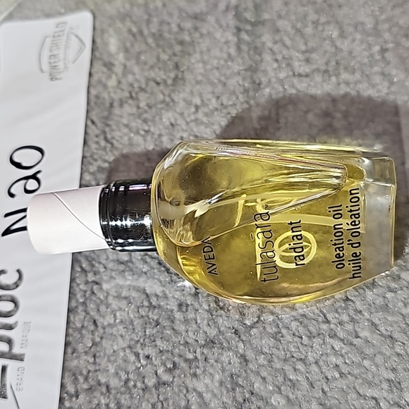 AVEDA TULASARA RADIANT - Picture 2 of 2